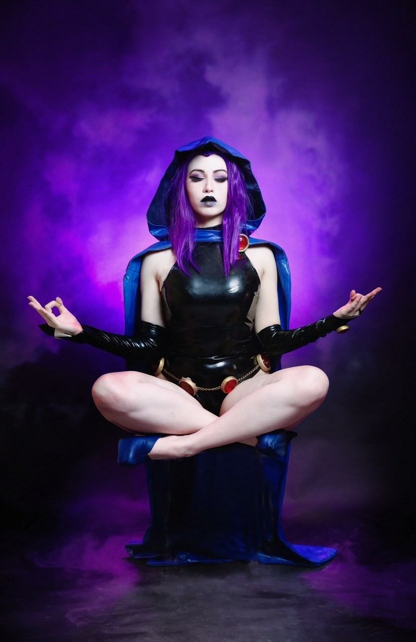 The Dark Side of Cosplay: Exploring the Challenges of Raven’s Character插图
