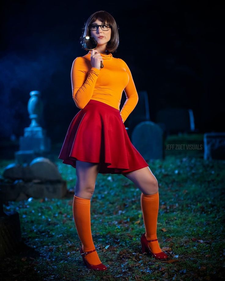 Velma’s Costume and Body Language: Portraying Her Quirks and Mannerisms插图