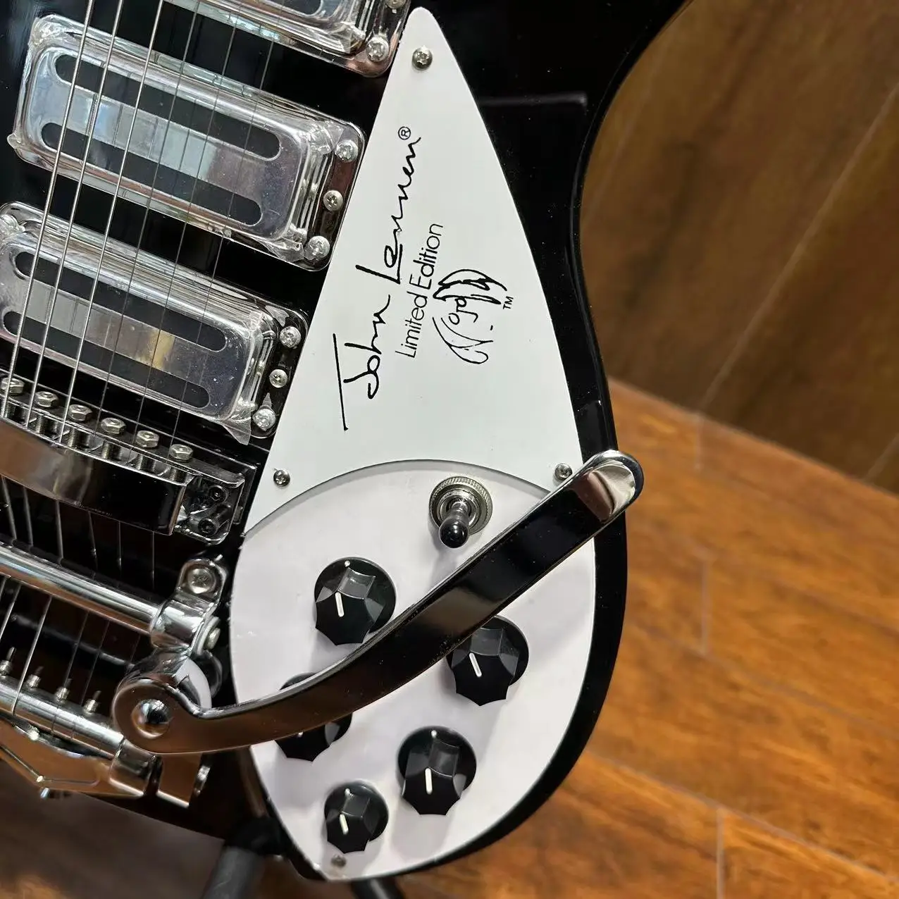 The Role of Electronics and Wiring in Shaping the Sound of Rickenbacker Basses插图