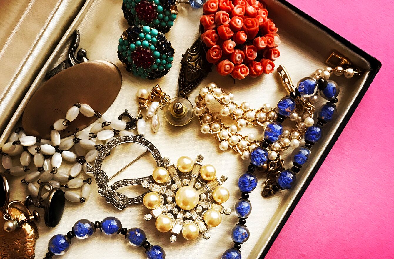 what is costume jewelry