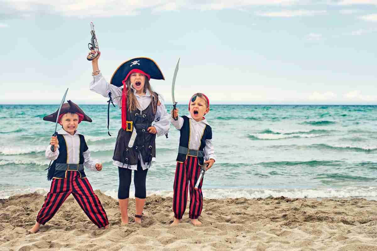 make a pirate costume